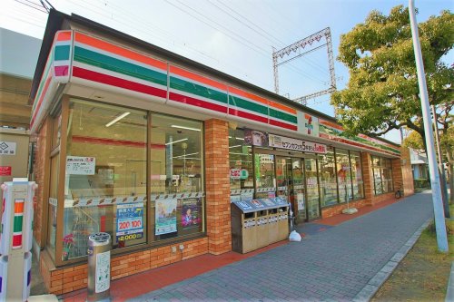 コンビニ　セブンイレブン 東大阪小阪3丁目店（コンビニ）まで223m
