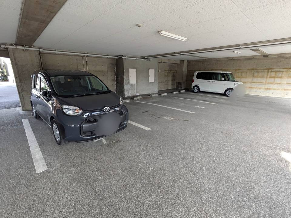 駐車場　駐車場