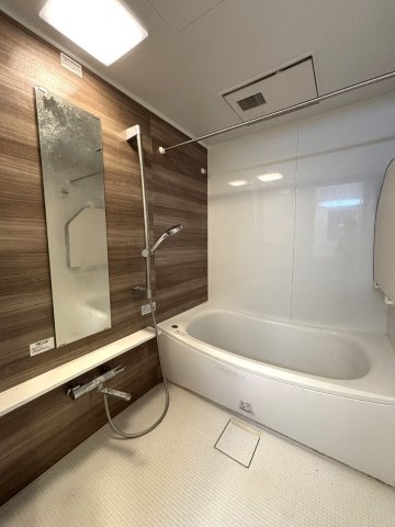 バス・シャワールーム　追い炊き機能付きです。