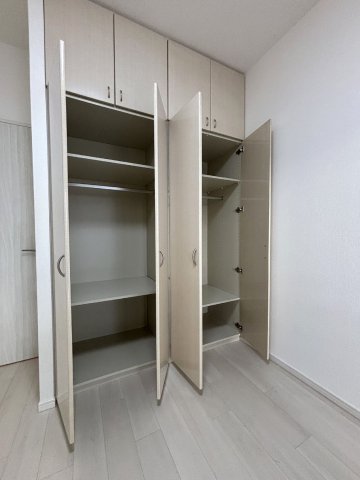 収納　6.17帖洋室の収納