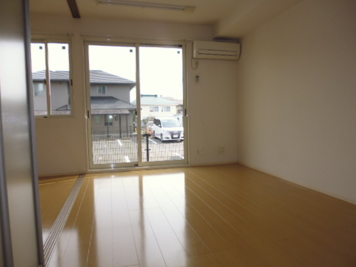 居室・リビング　ゆったり過ごせる居間です