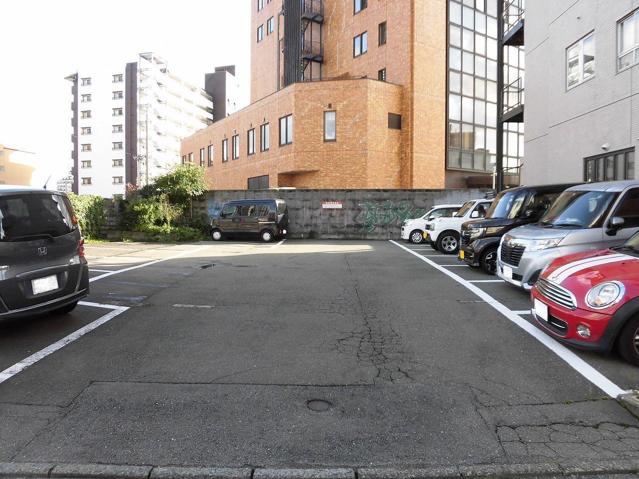 駐車場　駐車場