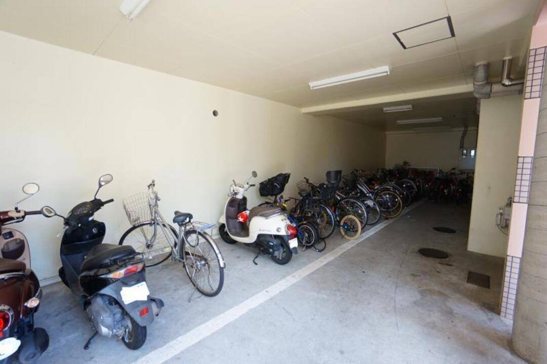 駐車場　駐輪場