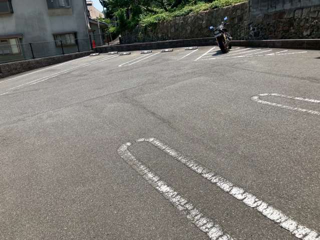 駐車場　エントランス