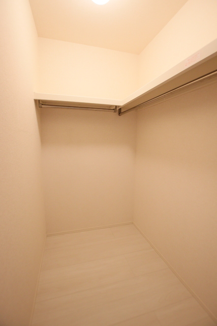 収納　たくさん収納できるウォークインクローゼット♪