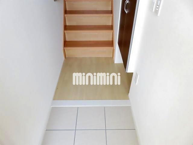 玄関　下駄箱完備の玄関です