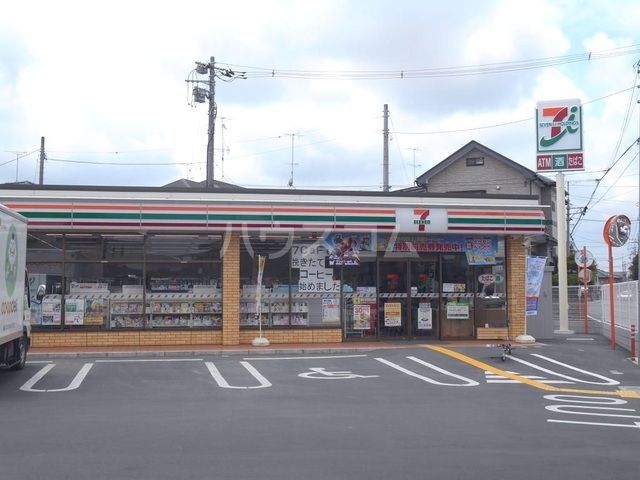 コンビニ　セブンイレブン 鴻巣大間3丁目店（コンビニ）まで877m