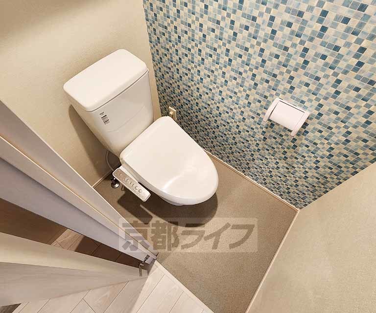 トイレ　ウォシュレットつき