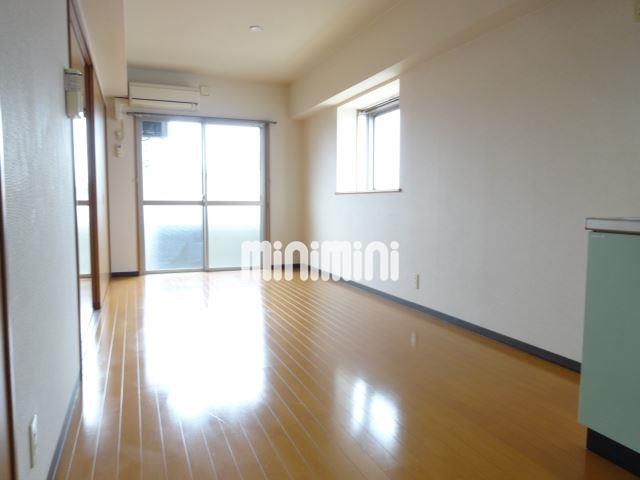 居室・リビング　縦に長いリビングです