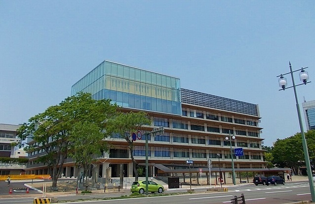 役所　秋田市役所（役所）まで584m