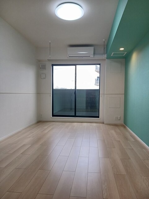 居室・リビング　明るいお部屋です
