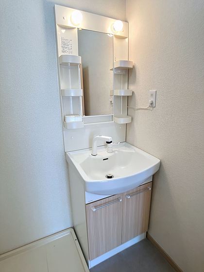 洗面設備　※他号室の写真です