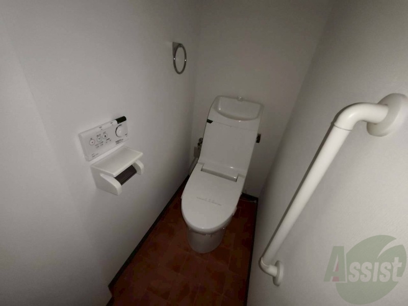 トイレ　ウォシュレット機能がついたトイレ。安心して使用できますね。