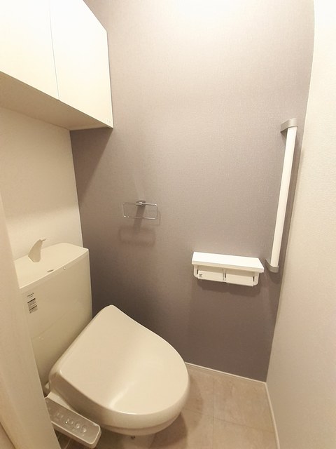 トイレ　温水洗浄便座付きトイレ