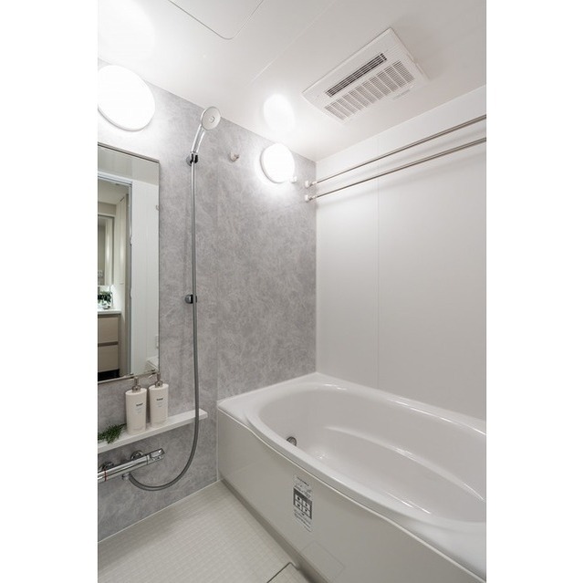 バス・シャワールーム　【家具・家電の備え付けはありません】