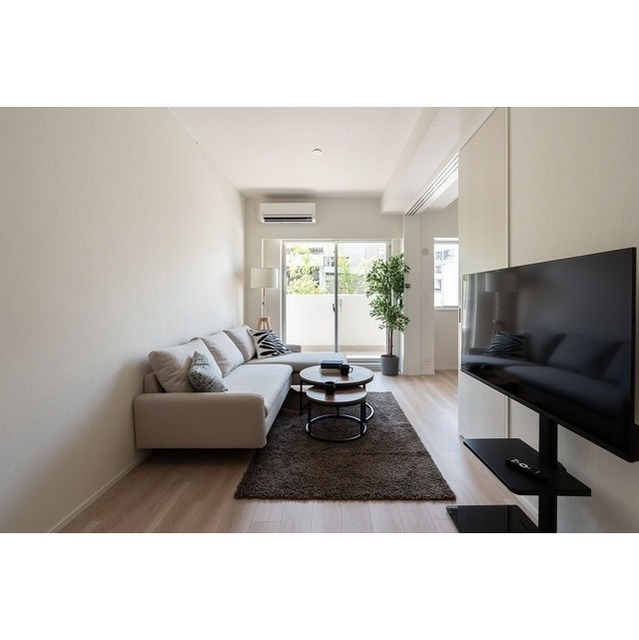 居室・リビング　【家具・家電の備え付けはありません】