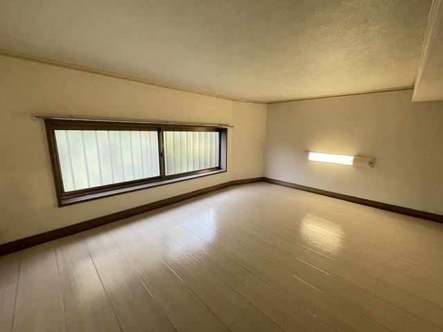 その他部屋・スペース　ロフトには電気がついているので寝る事もできます☆