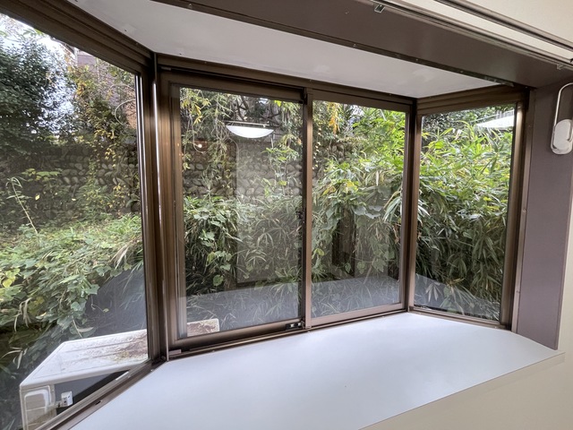 眺望　開放感のある窓☆緑が多いので癒されますね♪