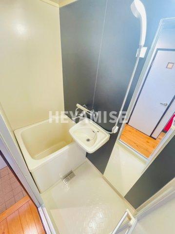 バス・シャワールーム　※類似間取りのお部屋の参考画像です※