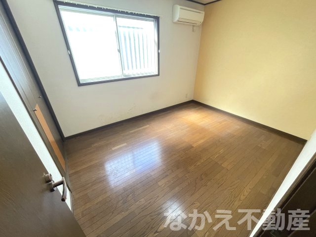 その他部屋・スペース　開放的な寝室です