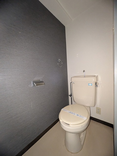 トイレ　同物件物号室