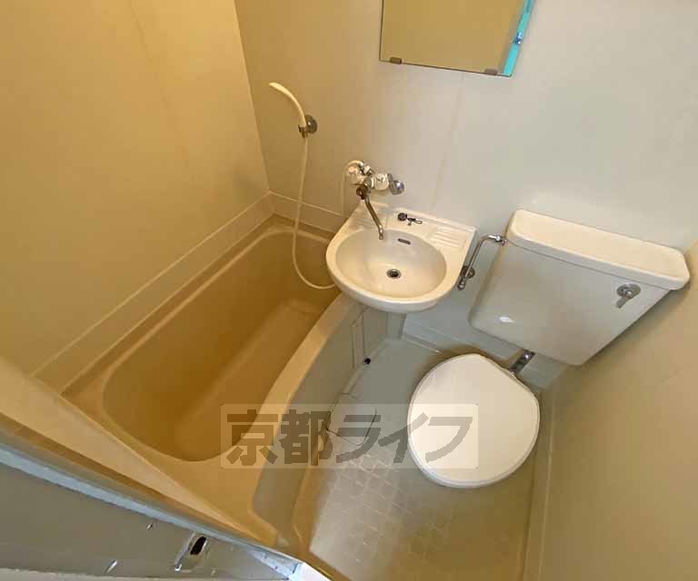 バス・シャワールーム　３点ユニットバスです。