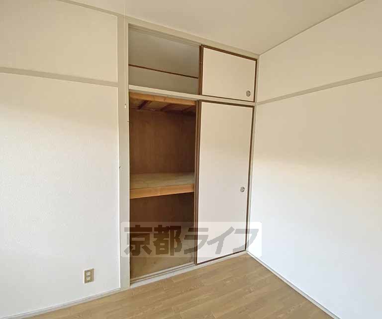 収納　天袋のある押入れ収納です。