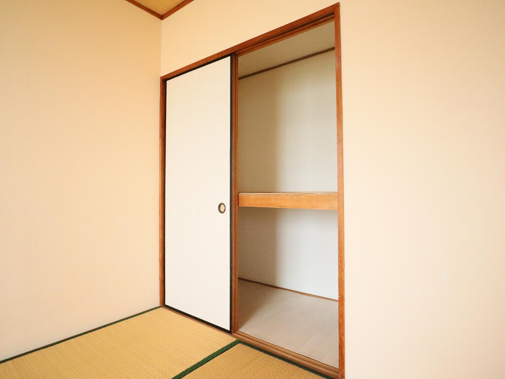 収納　押し入れ