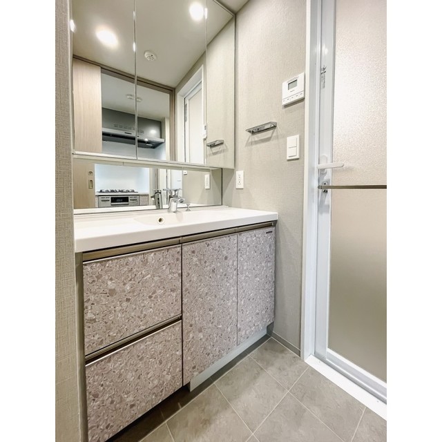 洗面設備　※写真は同タイプ住戸です。