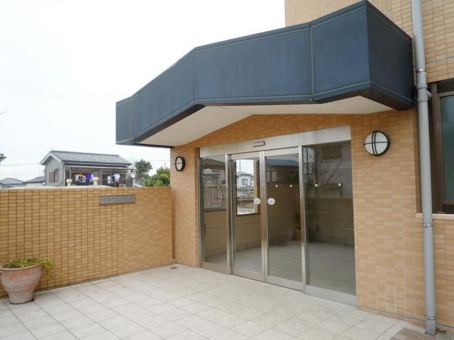 エントランス　☆建物エントランス☆