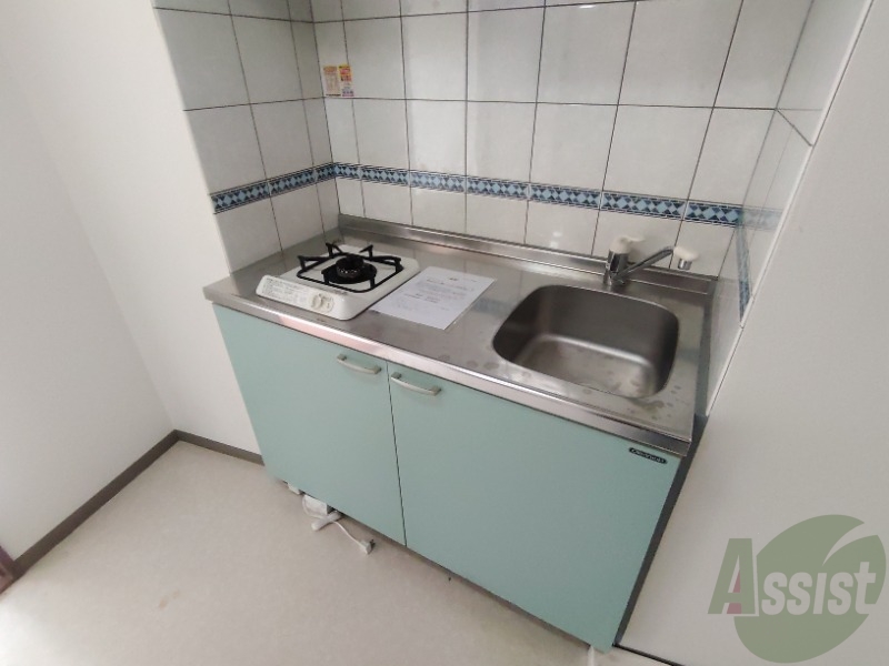 キッチン　キッチンは作業台もあり広めなので使いやすそうですね。