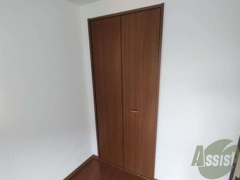 収納　洋室のクローゼット。広さは十分そうです。