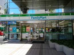 コンビニ　ファミリーマート 芝二丁目店（コンビニ）まで127m