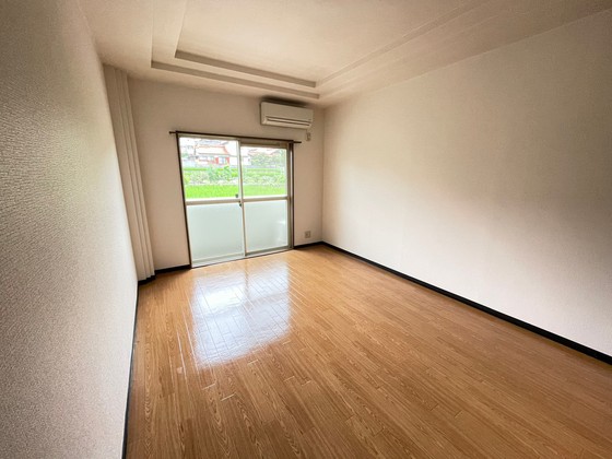 居室・リビング　※別号室の写真です