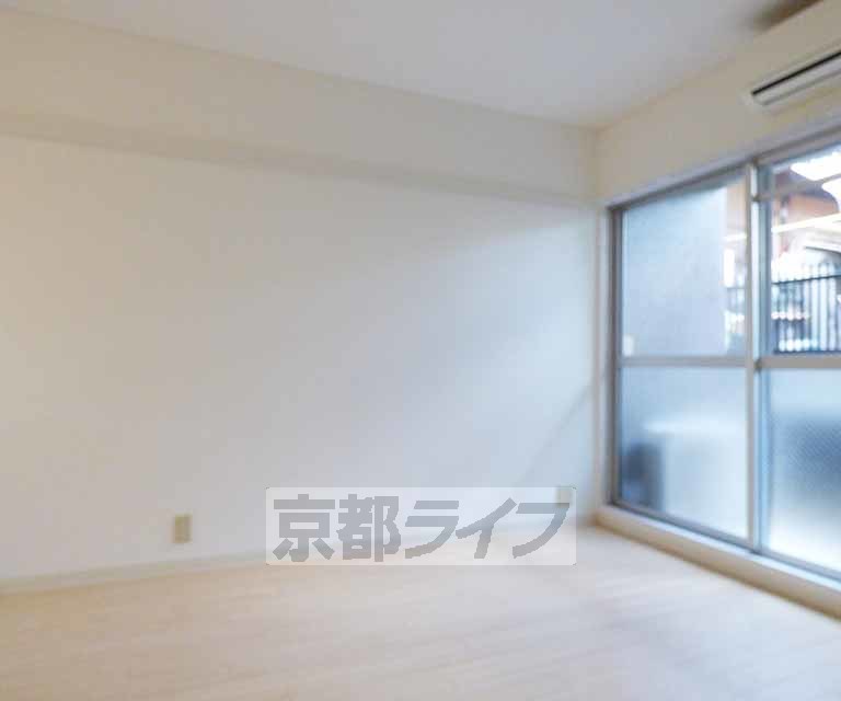 居室・リビング　綺麗な室内です。