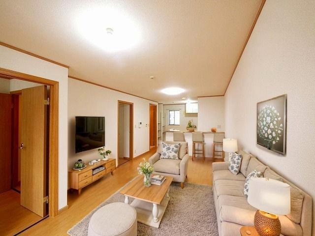 居室・リビング　CGで家具等を配置したもので家具等は含まれません