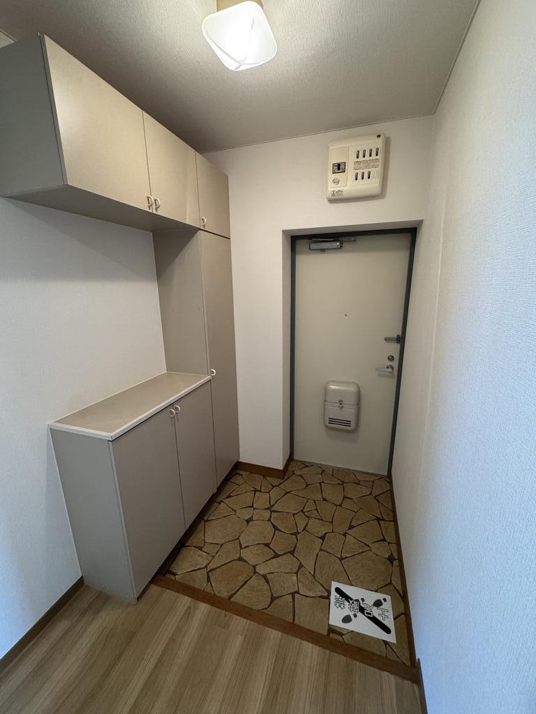 玄関　シューズボックス完備