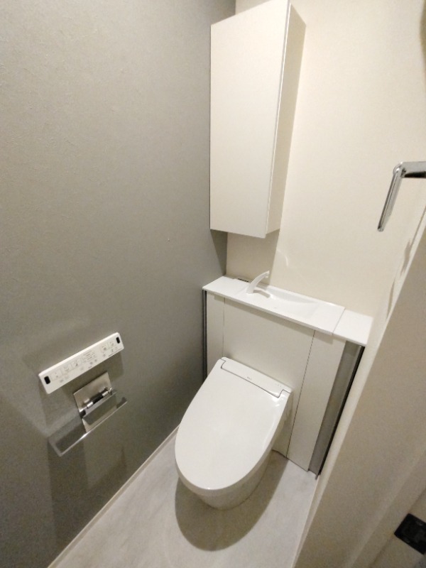 その他　目の前が道路となっております