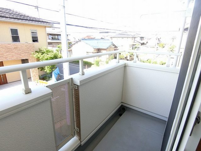バルコニー　お洗濯にも便利なバルコニー付き