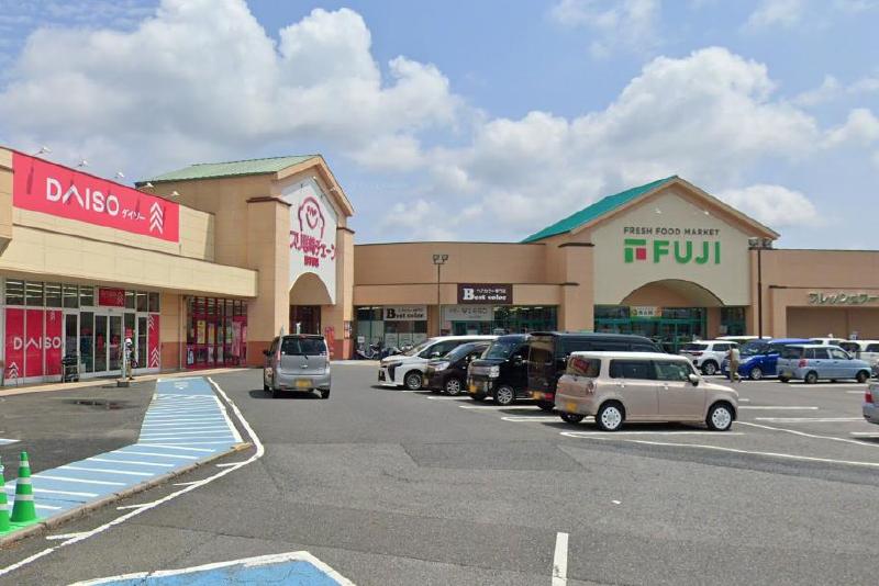 スーパー　フジ西宇部店（スーパー）まで2300m
