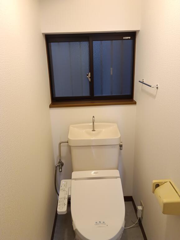 勢野西4丁目戸建のトイレ写真