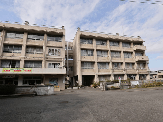 中学校　厚木市立玉川中学校（中学校）まで1324m