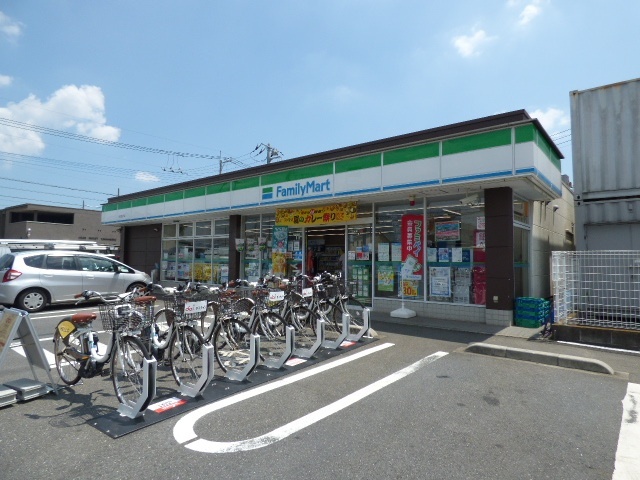 コンビニ　ファミリーマート川口花山下店（コンビニ）まで272m
