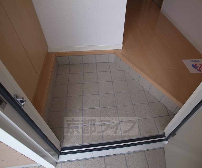 玄関　広くてきれいな玄関です・