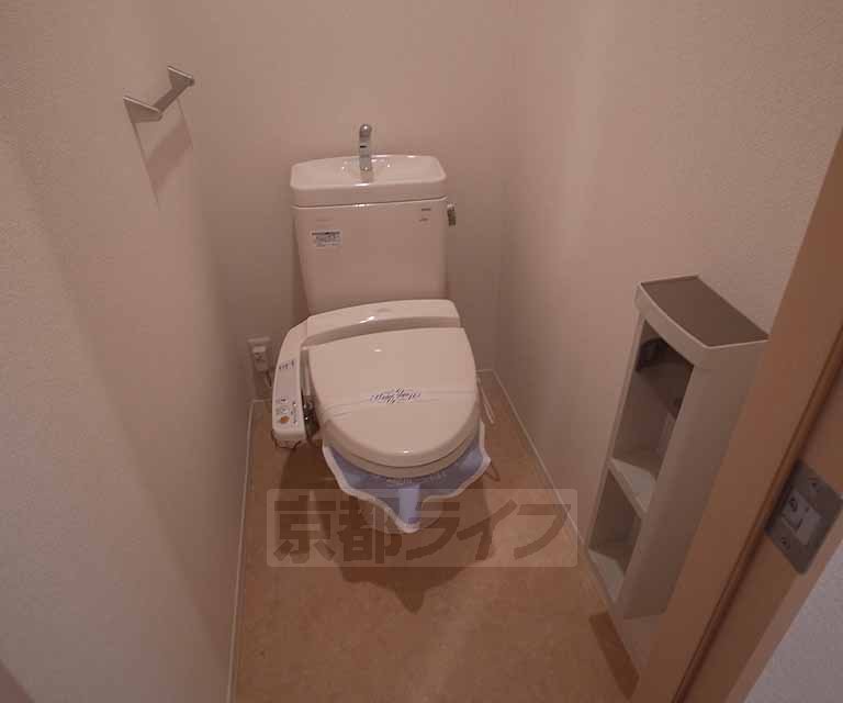 トイレ　ウォシュレット機能搭載のきれいなトイレです・