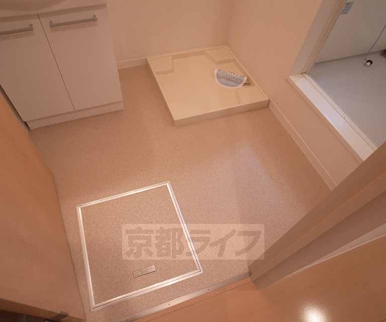 洗面設備　広い脱衣スペースです・