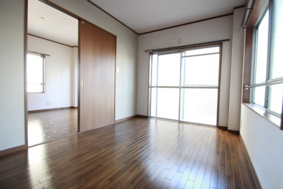 居室・リビング　※他号室の写真になります