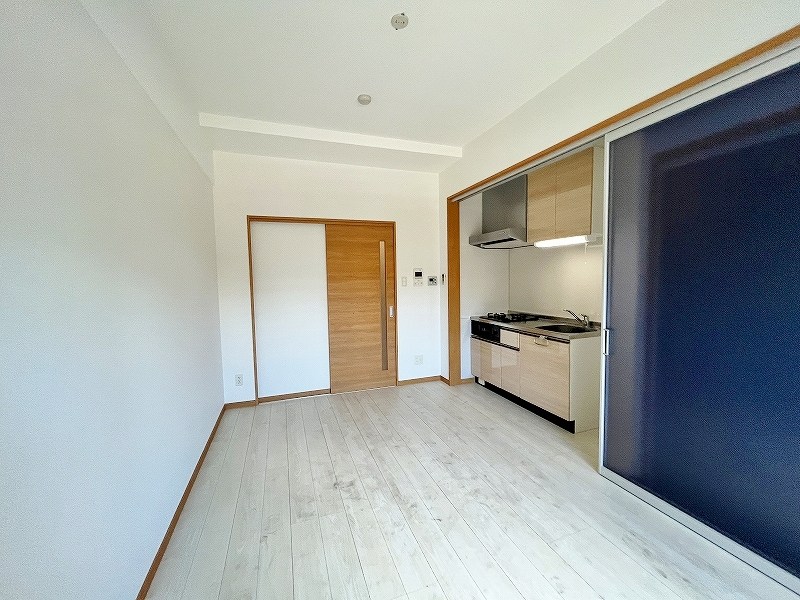 居室・リビング　★洋室6.9帖★