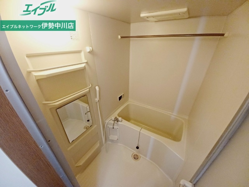 バス・シャワールーム　同型反転参考写真