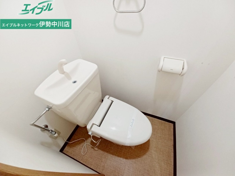 トイレ　同型反転参考写真